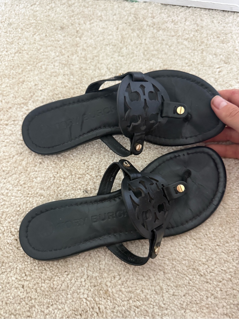 Tory Burch Sandals Miller Thong in Black Leather - Picture 3 of 8
